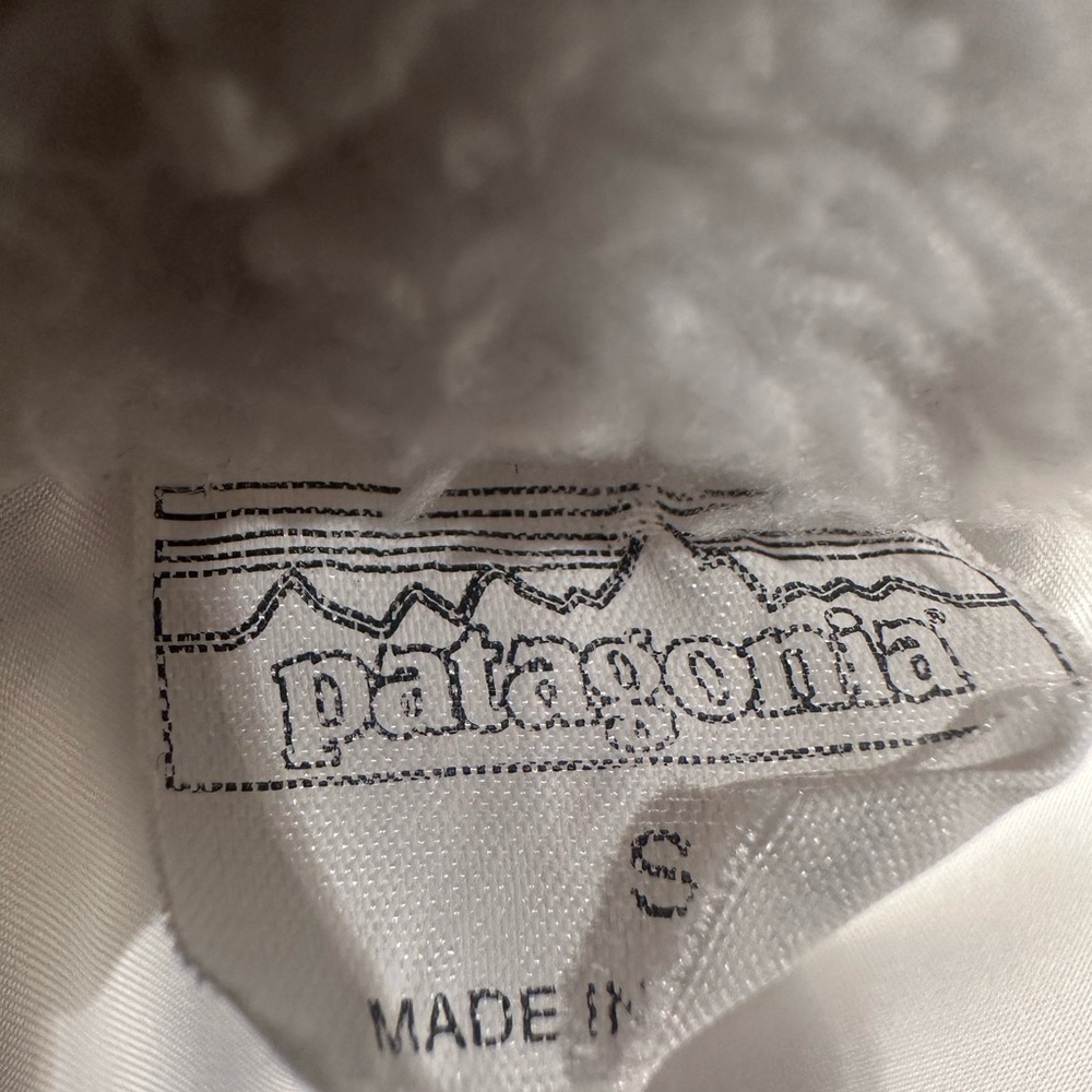 Patagonia Reversible White Fleece Vest-Jacket, Small - Picture 10 of 10
